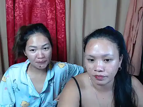urpretty hotmama online show from July 18, 6:28 am