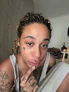 Kira nyxx online show from July 3, 12:22 pm
