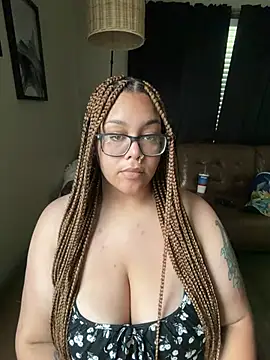 Prettiest-Girl online show from July 7, 9:39 pm