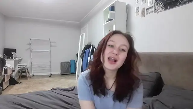 LoiseLovetto online show from June 19, 4:21 pm