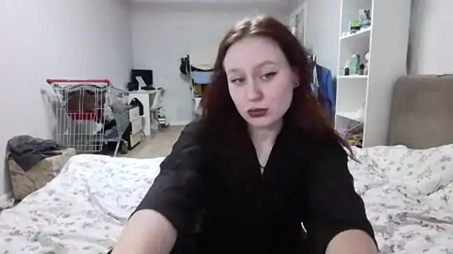 LoiseLovetto online show from June 24, 5:23 pm