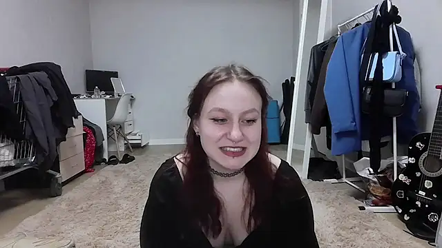 LoiseLovetto online show from July 6, 4:42 pm