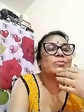 chatterjeesayani567 online show from July 28, 2:24 pm