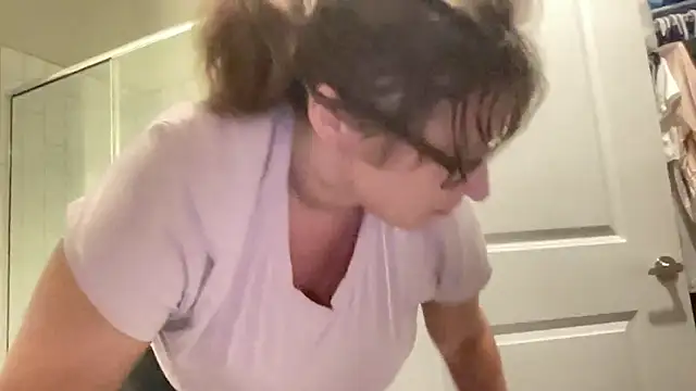 maddiliz online show from September 13, 3:03 am