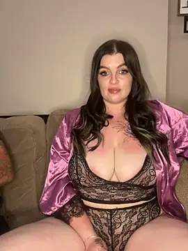 Maddison Leighxo online show from July 24, 9:00 pm