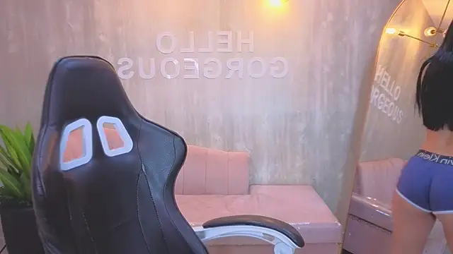 lia x a online show from July 29, 1:22 pm