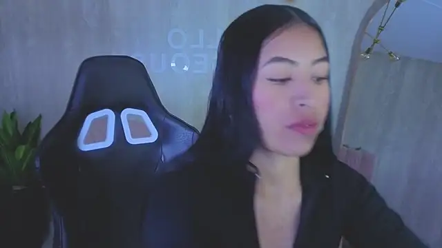 lia x a online show from July 24, 1:09 pm