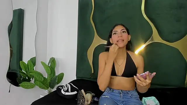 Mila petiteasm online show from July 24, 12:58 pm