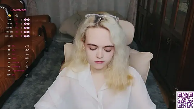 Oxcy Secret online show from July 24, 9:22 pm