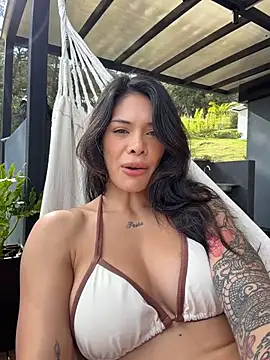 SiennaLuvs online show from July 28, 1:32 pm