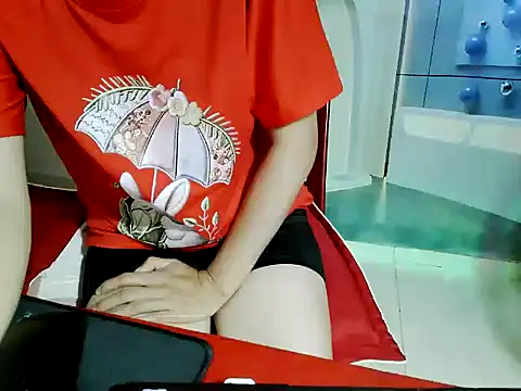 -Lylyn- online show from July 30, 8:26 am