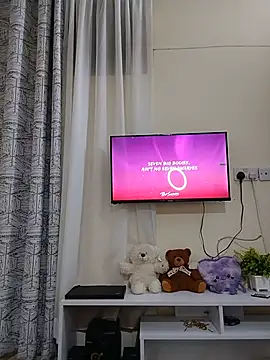 Sweet-Hennessy online show from June 24, 8:41 pm