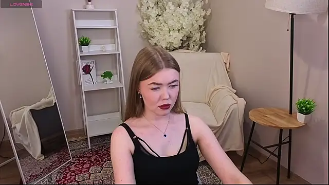 Lina deels online show from June 6, 7:53 pm