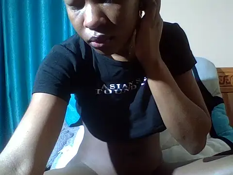 EbonyJuly online show from July 28, 10:20 pm