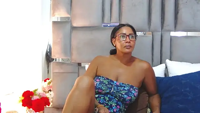 IvyEllis1 online show from July 3, 8:04 pm