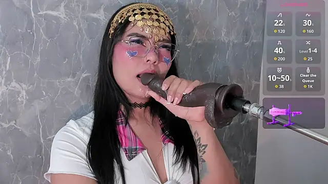 pocahontaslatinaa online show from June 9, 3:17 am