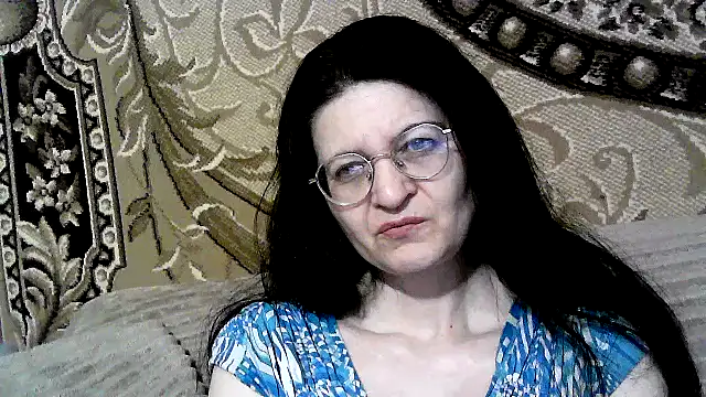 Dear Annet online show from July 8, 8:11 pm