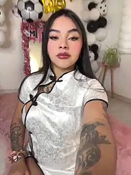 mia zafirr online show from June 18, 9:30 pm