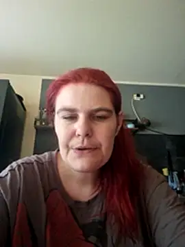 GoldenWifee online show from June 17, 5:31 am
