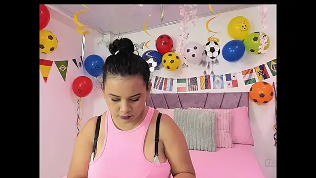 NahomyEvans online show from July 3, 11:49 am