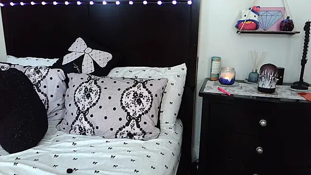gothbaby3055 online show from July 11, 10:21 pm