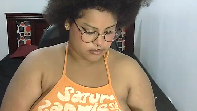 Lolacurly69 online show from July 2, 12:54 am