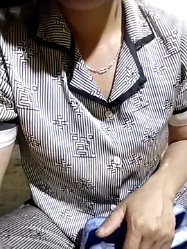 Eirlys-baby online show from June 7, 3:57 am