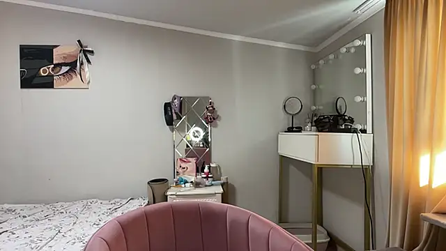 amelialiana online show from June 17, 1:34 pm