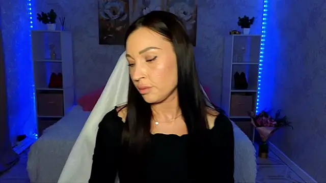 NikoleMills online show from June 20, 10:08 am
