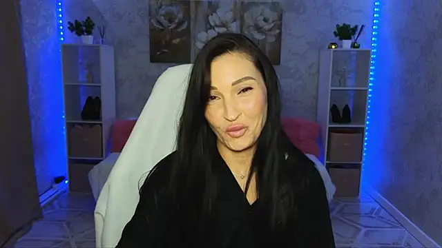 NikoleMills online show from July 26, 9:50 am