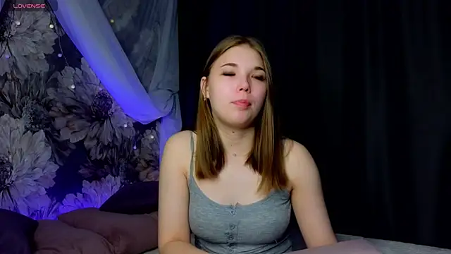 jenny7474 online show from July 11, 3:50 am
