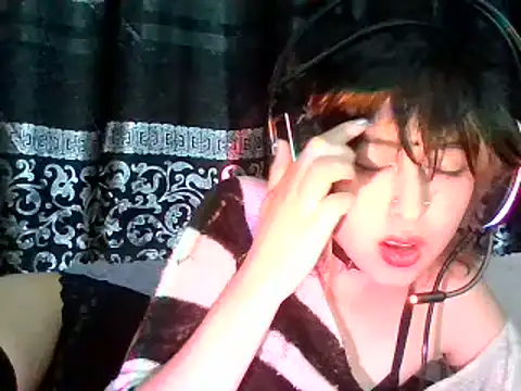 kittenpasive30 online show from June 18, 2:44 pm