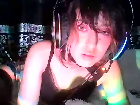 kittenpasive30 online show from June 22, 3:36 am