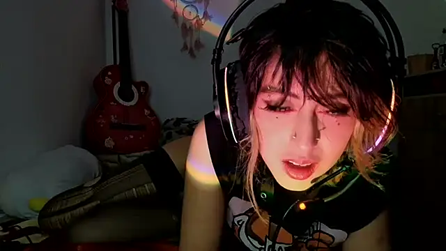 kittenpasive30 online show from July 21, 2:45 am