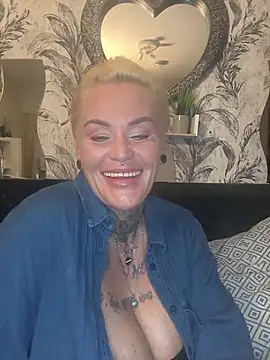 InkedMissLaBaehm online show from June 15, 10:54 pm