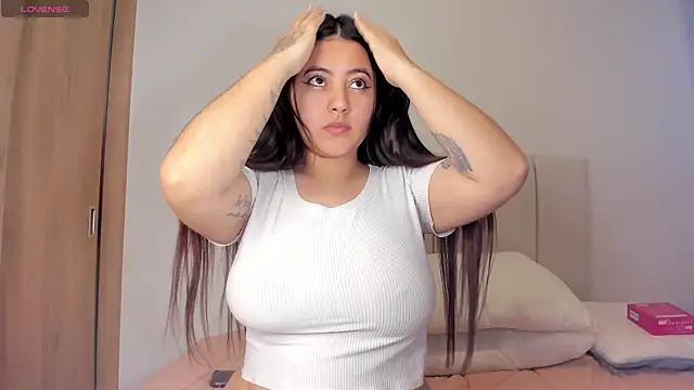 little caro online show from July 10, 6:08 pm