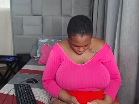 Wifey Amanda online show from June 30, 10:15 am
