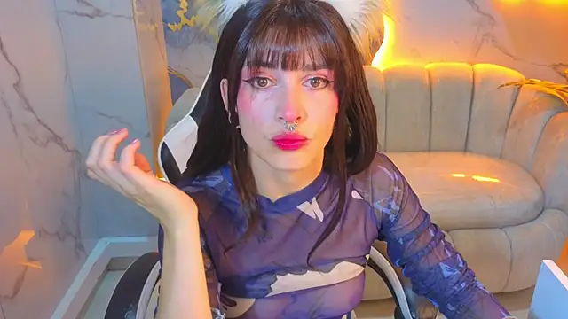 Lily Tx online show from June 19, 7:50 pm