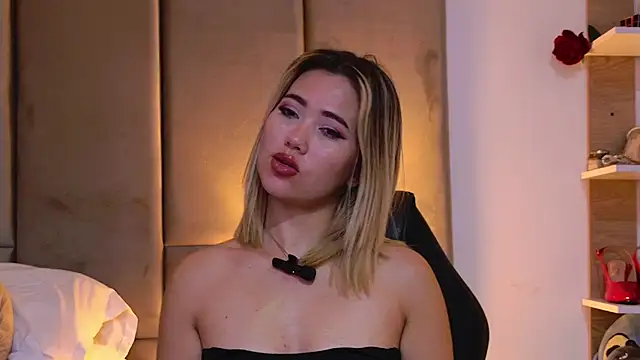 Emma Wilde online show from July 9, 2:25 am