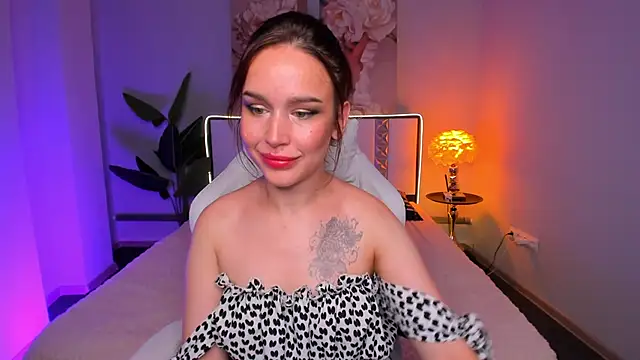 Anna Meaw online show from June 13, 5:43 pm