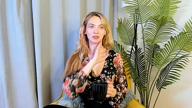 MarielRoloson online show from June 15, 5:13 pm