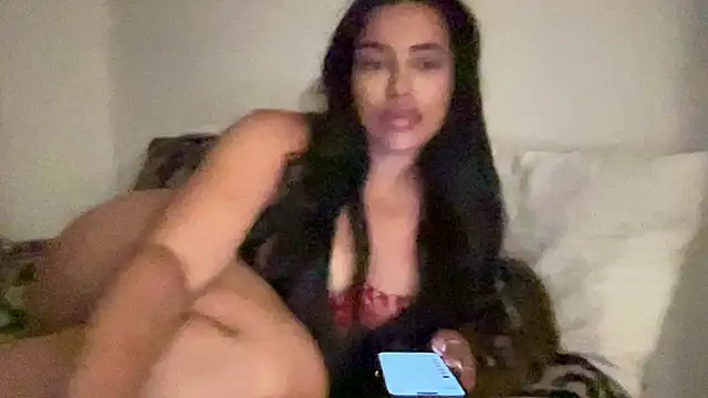 Its Sienna online show from July 26, 9:00 pm