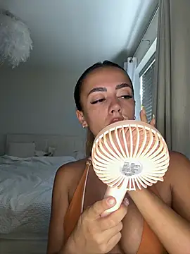 Harrietbronzex online show from June 26, 11:33 am
