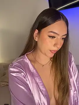 Bellarose x1 online show from July 18, 7:00 am