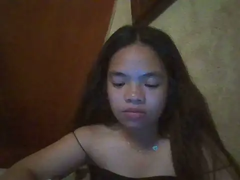 pretty gia online show from July 8, 12:02 am