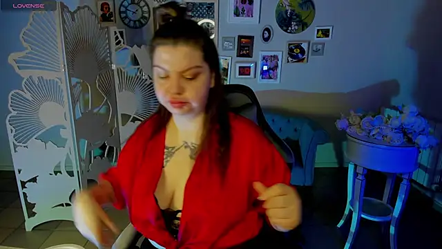 Alice Moorr online show from June 22, 5:37 am