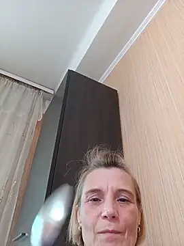 Kriss-Miss-Kiss online show from June 18, 4:12 pm