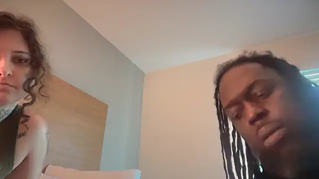 snowflakee69 online show from July 17, 12:15 am