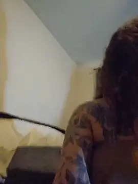 snowflakee69 online show from July 20, 4:37 am