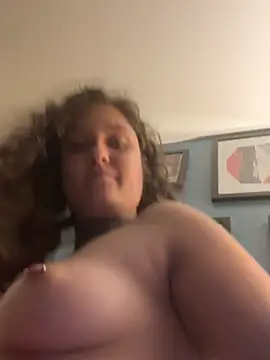 snowflakee69 online show from July 18, 3:43 am